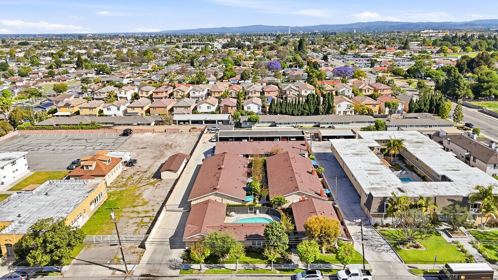 More Photos Of 3221 W Ball Rd, Anaheim Apartments For Sale