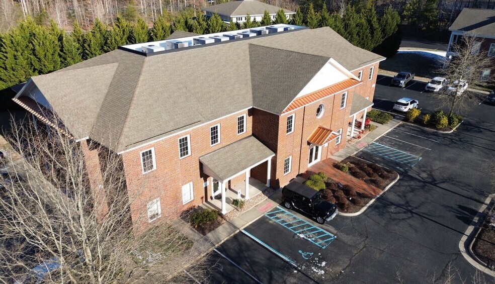 More Photos Of 430 McLaws Cir, Williamsburg Office For Lease