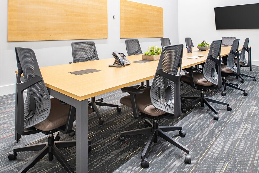 More Photos Of 600 Matheson Blvd W, Mississauga Coworking Space