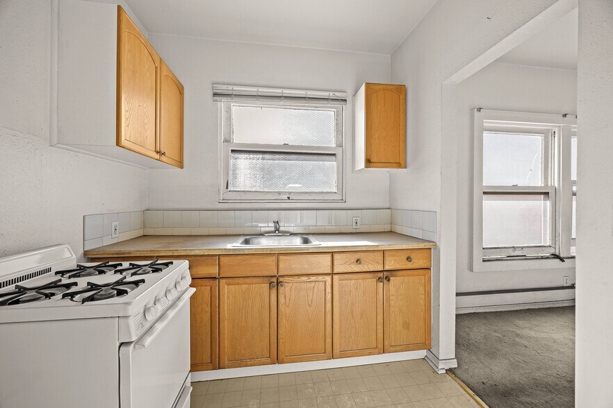 More Photos Of 1160-1164 N Western Ave, Los Angeles Storefront Retail Residential For Lease