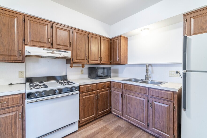 More Photos Of 19022 4th St, New Paris Apartments For Sale