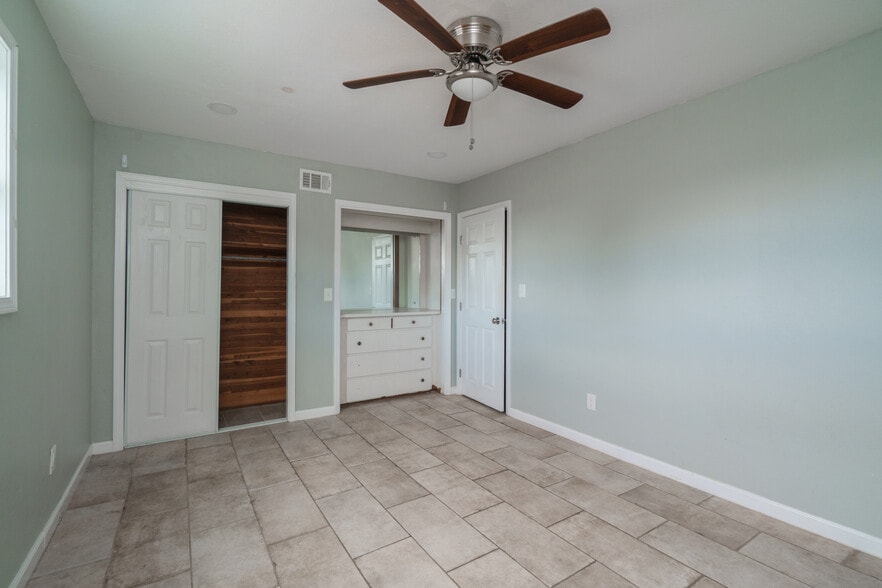 More Photos Of 1919 Drummond Ave, Panama City Distribution For Lease