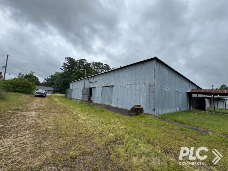 Primary Photo Of 319 Main st, Olanta Warehouse For Sale