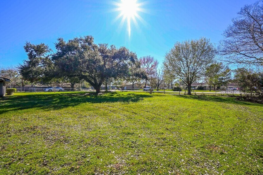 More Photos Of 18910 Carrot St, Spring Trailer Camper Park For Sale