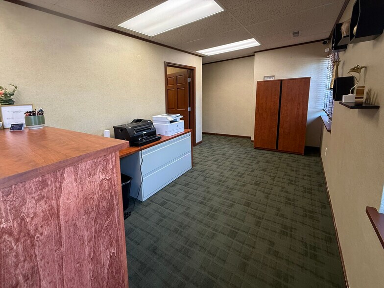 More Photos Of 5090-5096 Lovers Ln, Kalamazoo Office For Sale
