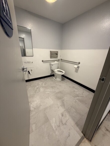 More Photos Of 777 California 49, Jackson General Retail For Lease