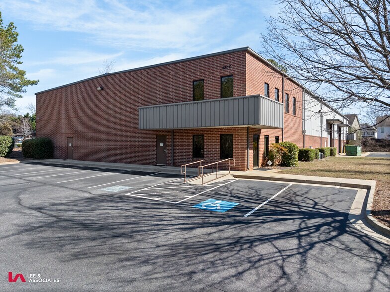 More Photos Of 4240 Industrial Center Ln, Acworth Warehouse For Sale