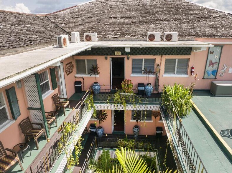 More Photos Of 40 George St, Nassau Hotel For Sale