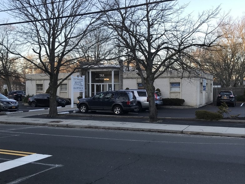 More Photos Of 755 Montauk Hwy, Oakdale Medical For Lease