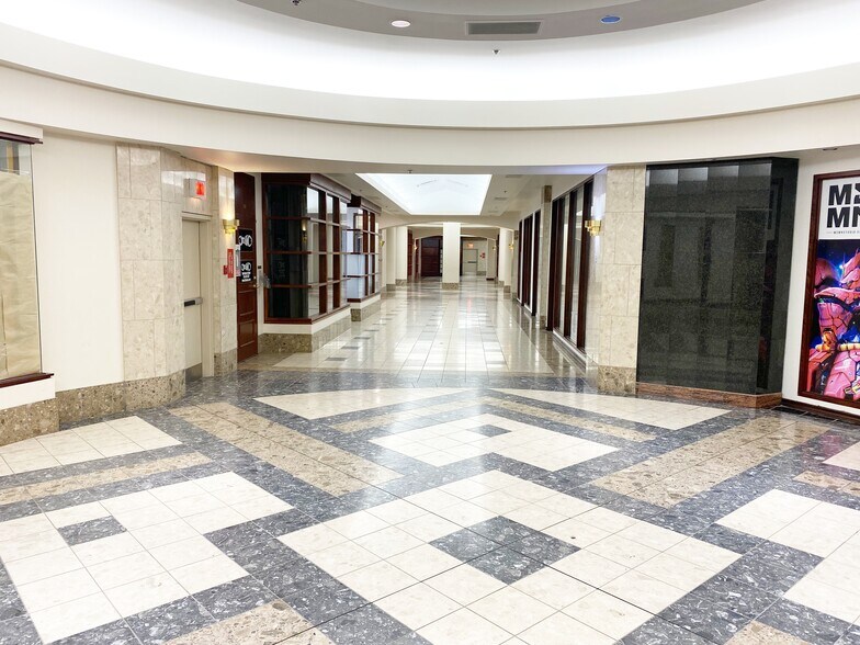 More Photos Of 1 Av Wood, Westmount Apartments For Sale