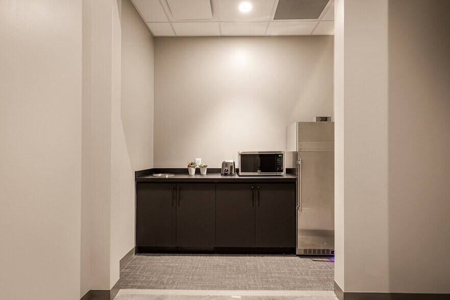 More Photos Of 3535 Peachtree Rd NE, Atlanta Coworking Space