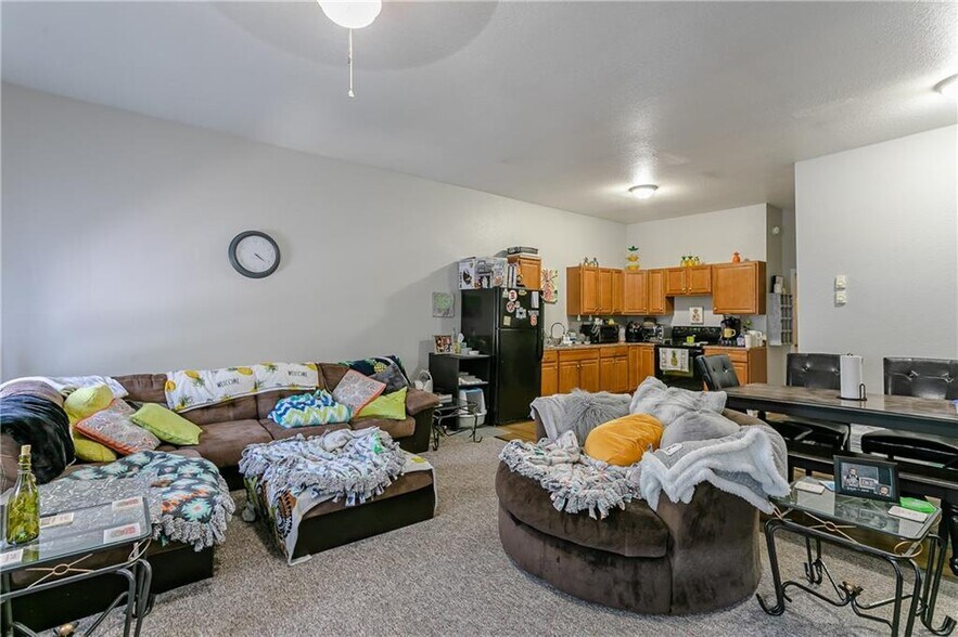 More Photos Of 3829 N Main St, Marion Storefront Retail Residential For Sale