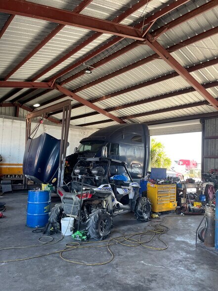 More Photos Of 27107 US Highway 27, Moore Haven Land For Sale