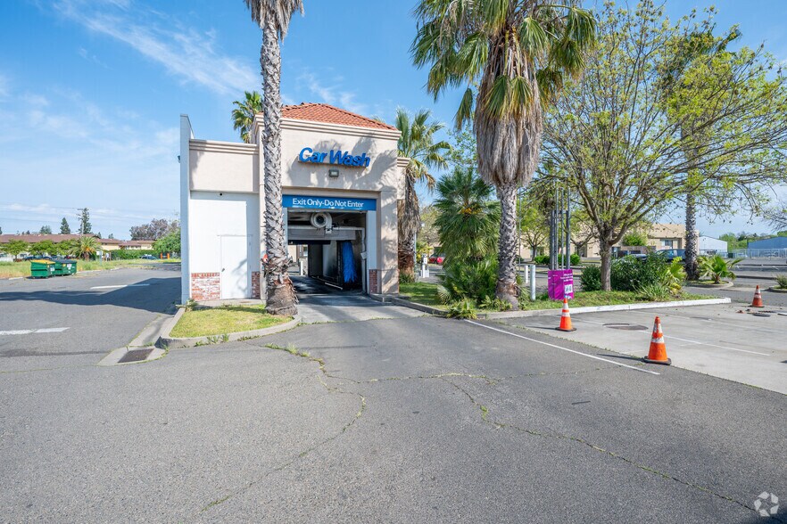 More Photos Of 10109 Folsom Blvd, Rancho Cordova Service Station For Lease