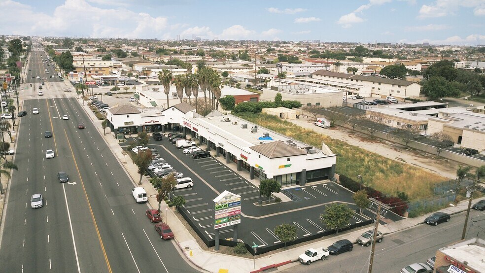 More Photos Of 3933 W Rosecrans Ave, Hawthorne General Retail For Lease