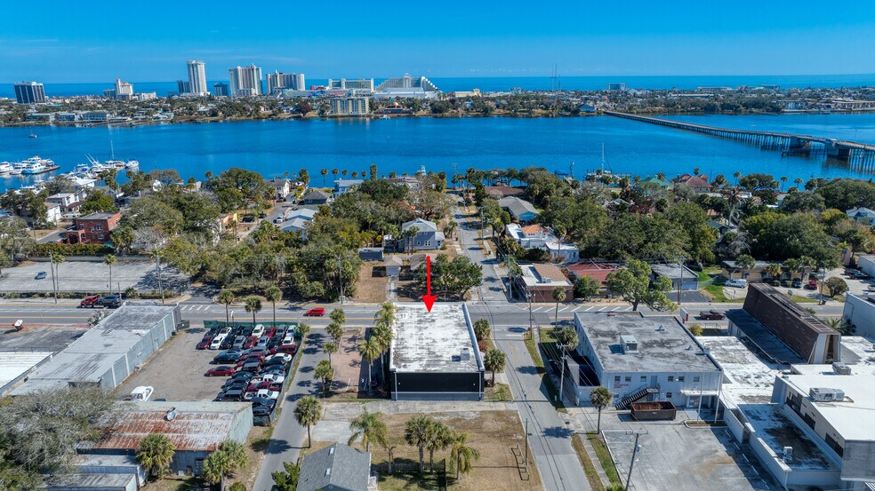 More Photos Of 566 Ballough Rd, Daytona Beach Warehouse For Lease