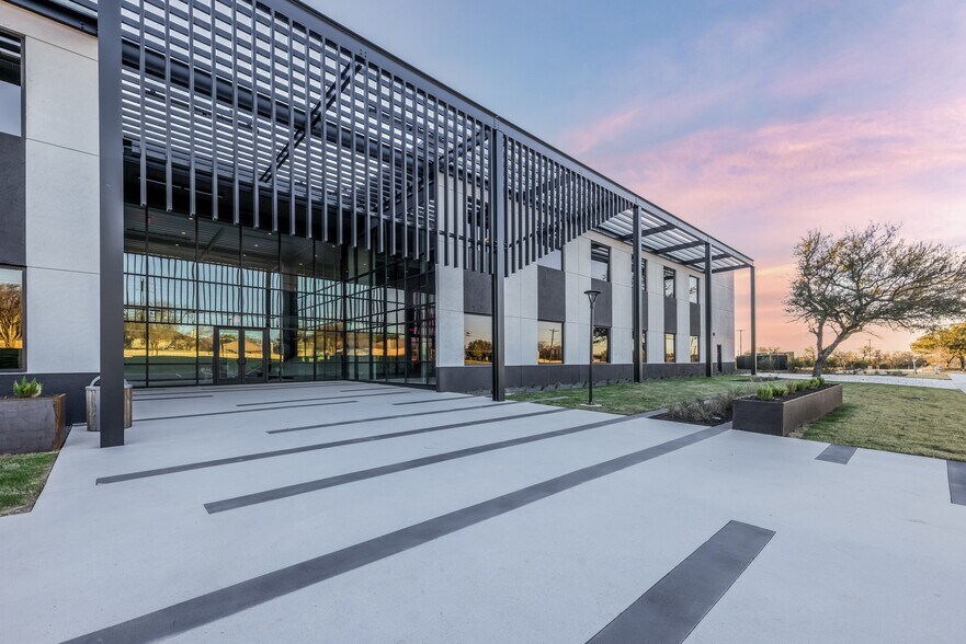 More Photos Of 14231 Tandem Blvd, Austin Office For Lease