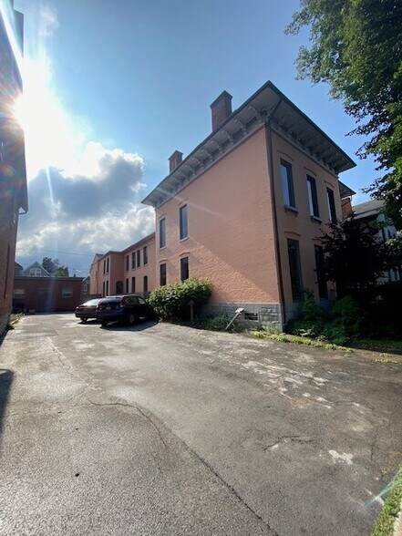 More Photos Of 433 Franklin St, Buffalo Schools For Lease