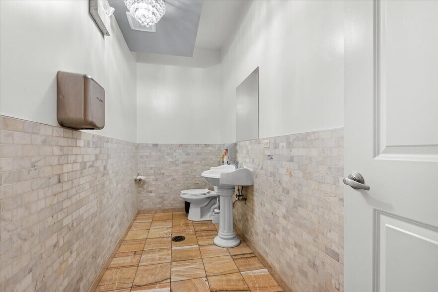 More Photos Of 6310-6312 Cermak Rd, Berwyn Restaurant For Sale