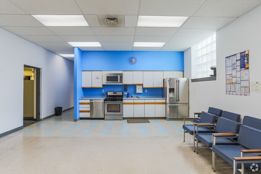 More Photos Of 1201 Banksville Rd, Pittsburgh Office For Sale