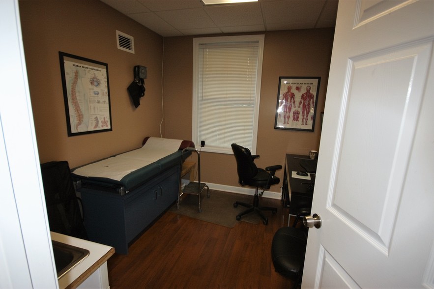 More Photos Of 91 Gleneida Ave, Carmel Office For Sale