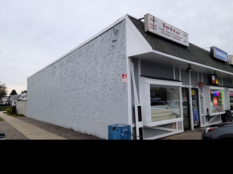 More Photos Of 90 Jericho Tpke, Mineola Freestanding For Lease