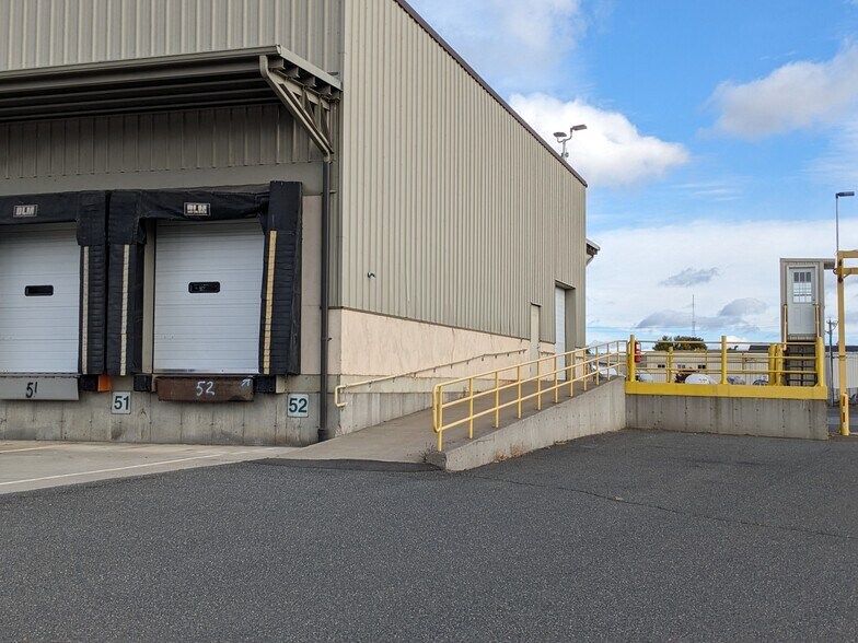More Photos Of 241 Bliss St, West Springfield Truck Terminal For Lease