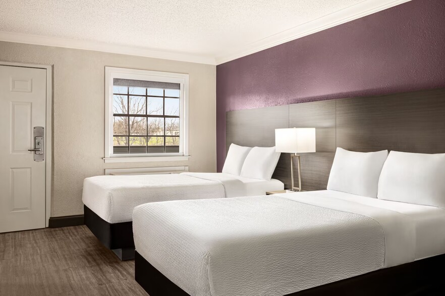 More Photos Of 6511 W Military Dr, San Antonio Hotel For Sale