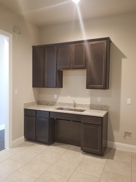 More Photos Of 3951 Alma Rd, McKinney Office For Sale