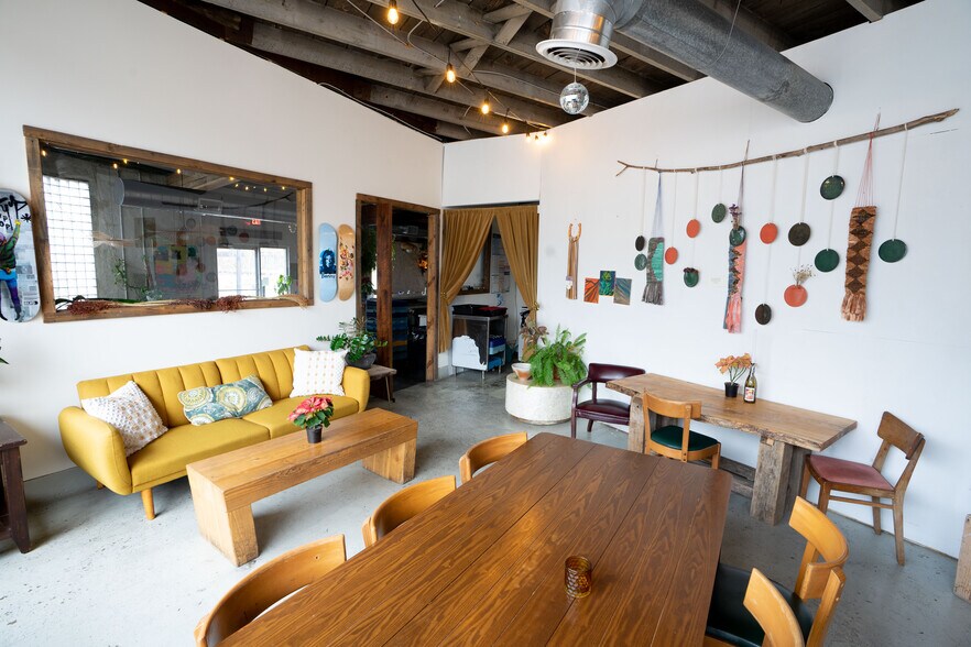 More Photos Of 313 McFarland Ave, Rossville Storefront For Sale