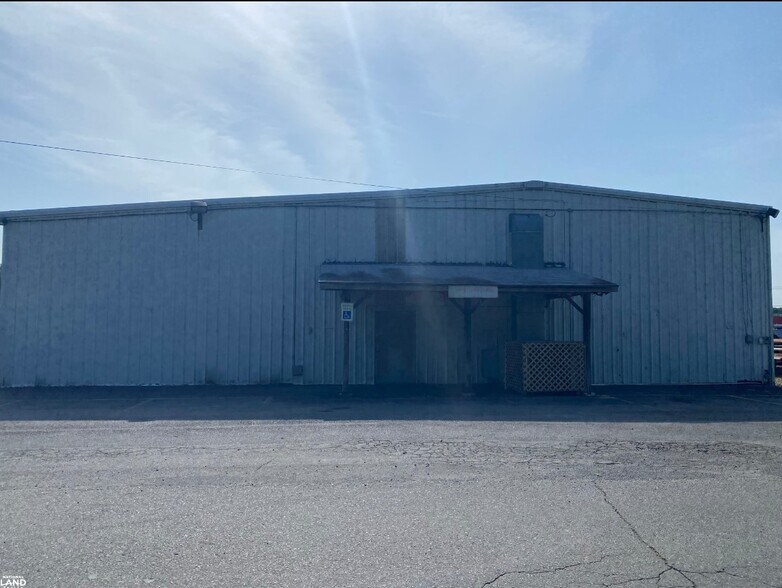 More Photos Of 1701 S Timber St, Stuttgart Office Residential For Sale