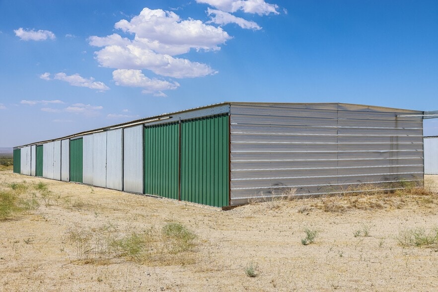 More Photos Of 34810 largo vista rd, Llano Airport For Sale