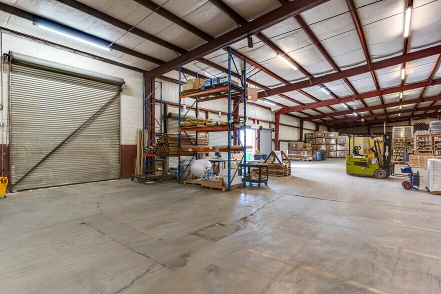 More Photos Of 520 Lovers Lane Rd, Calhoun Warehouse For Sale