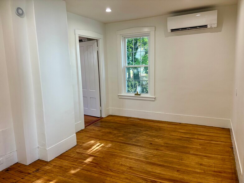 More Photos Of 79 Elm St, Camden Office Residential For Lease