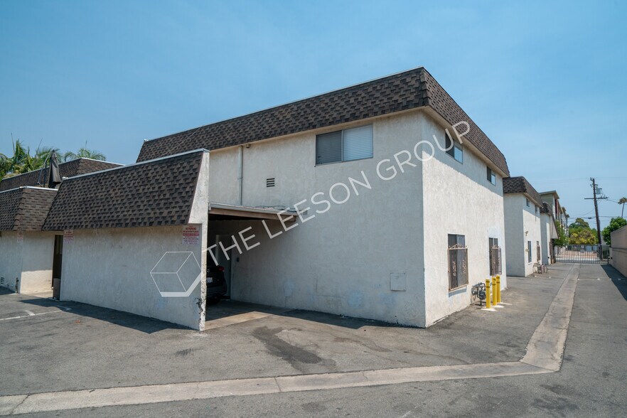 More Photos Of 927 S Webster Ave, Anaheim Apartments For Sale