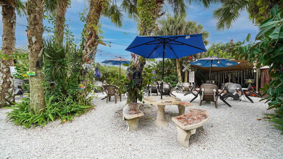 More Photos Of 4370 Garden Rd, Port Charlotte Restaurant For Sale