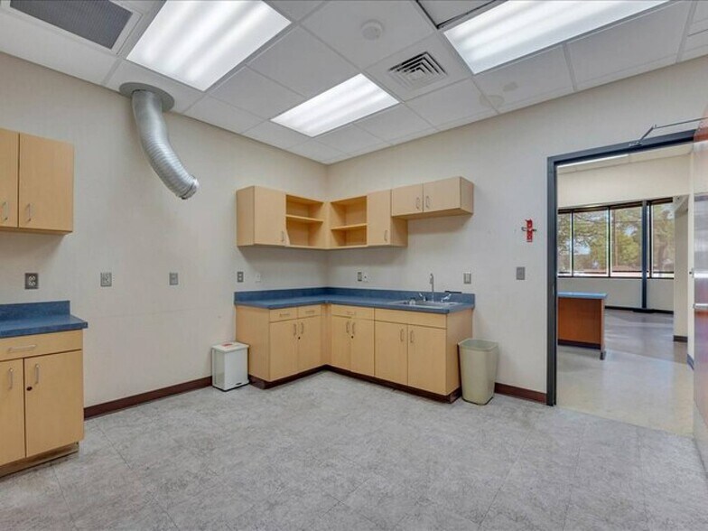 More Photos Of 1225 N Mound St, Nacogdoches Skilled Nursing Facility For Lease