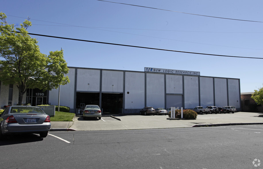 Primary Photo Of 1295 67th St, Emeryville Manufacturing For Lease