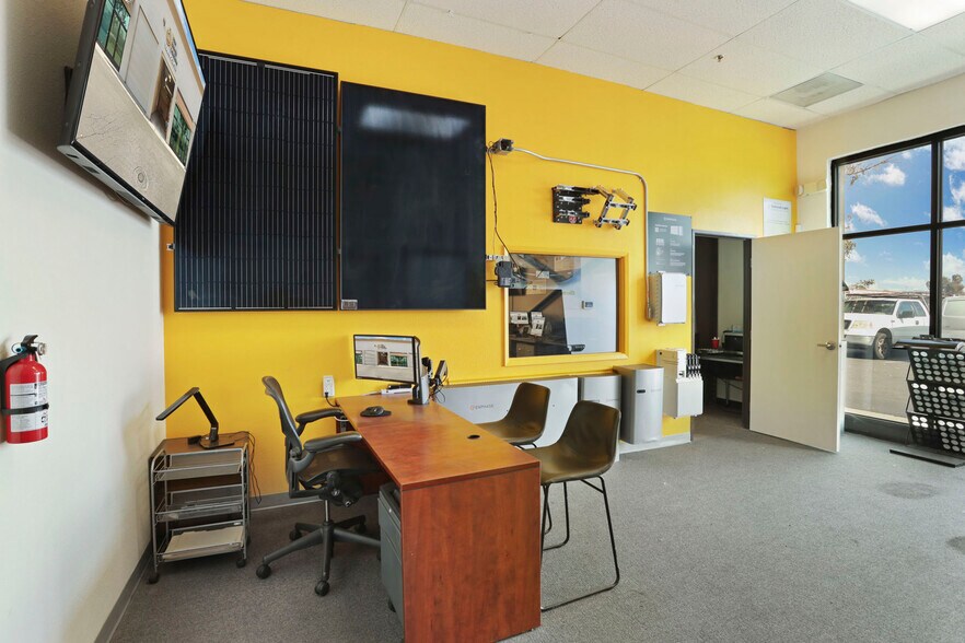 More Photos Of 600-626 Commerce Ct, Manteca Service For Lease