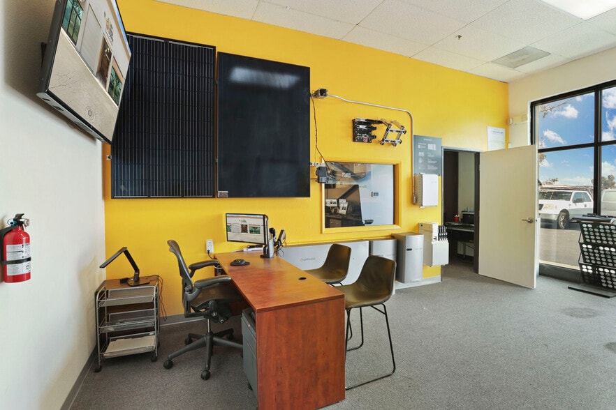 More Photos Of 600-626 Commerce Ct, Manteca Service For Sale