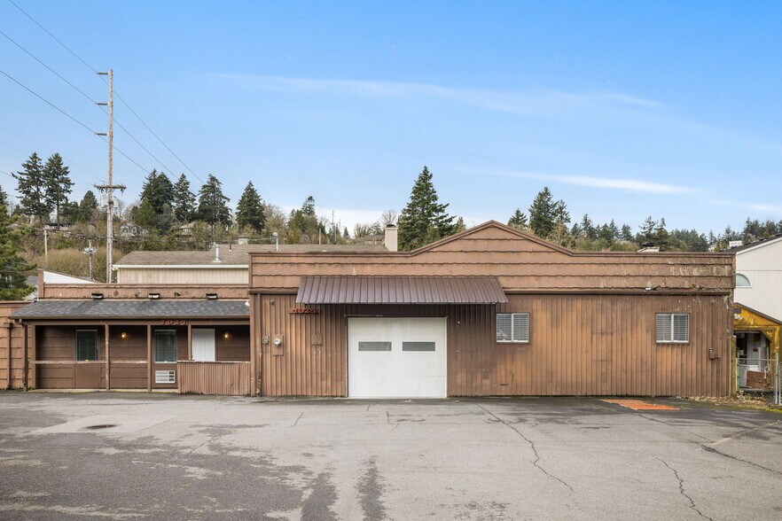 Primary Photo Of 7025-7027 SW Macadam Ave, Portland Warehouse For Lease