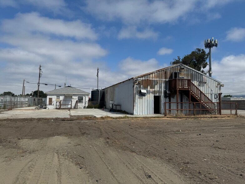 Primary Photo Of 4901 Tidewater Ave, Oakland Warehouse For Lease