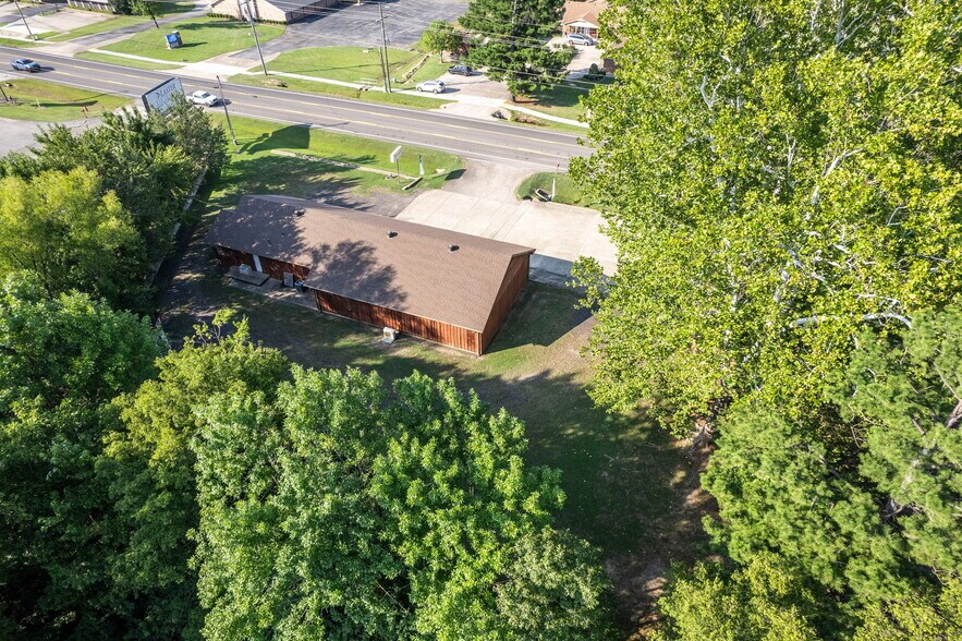 More Photos Of 1225 W Center St, Greenwood Office For Sale