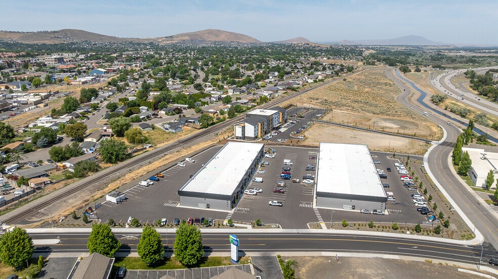 More Photos Of 1333 Tapteal Dr, Richland Warehouse For Lease