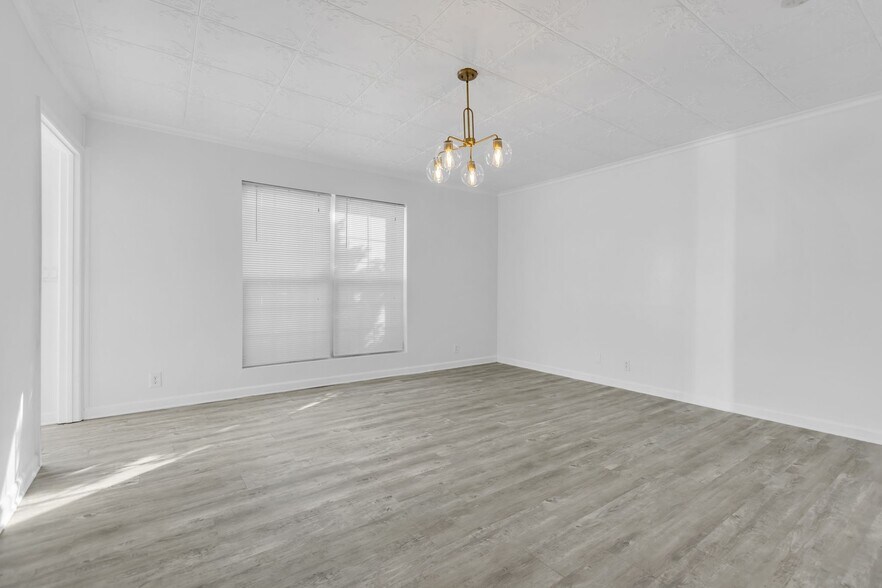 More Photos Of 109 Holiday Ct, Franklin Office For Sale