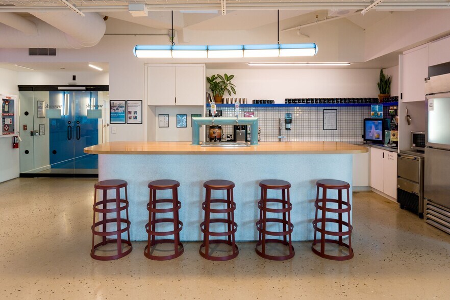 More Photos Of 1 University Ave, Toronto Coworking Space
