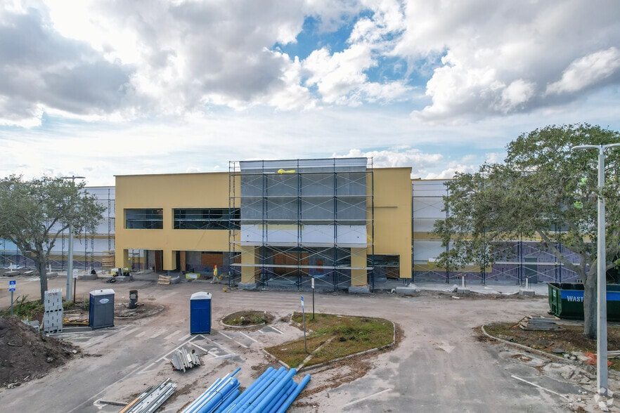 More Photos Of 3000-3262 N Lake Washington Rd, Melbourne Storefront For Lease