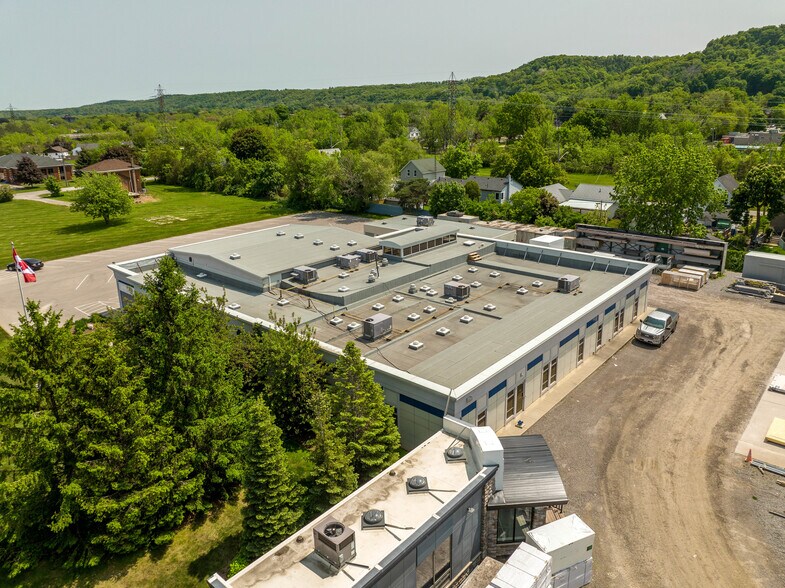 More Photos Of 115 South Service Rd, Grimsby Industrial For Sale