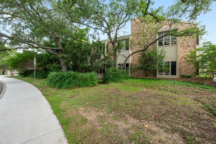 More Photos Of 3624 North Hills Dr, Austin Medical For Sale
