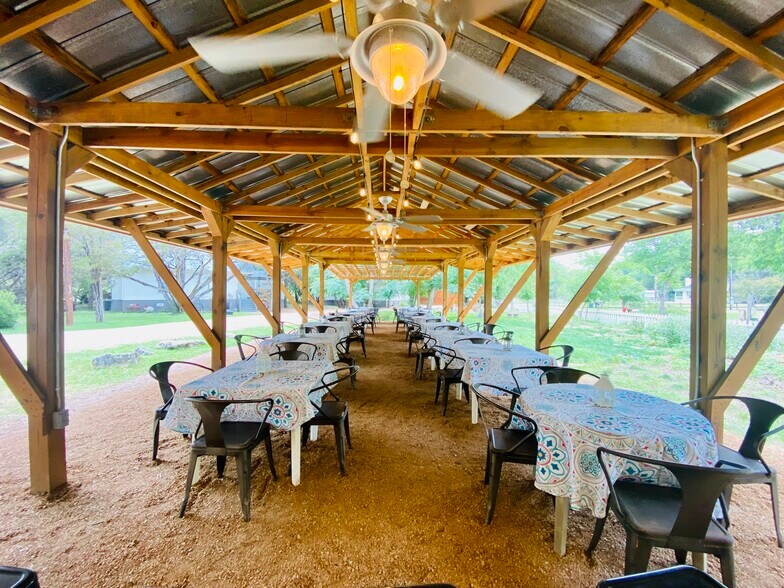 More Photos Of 104 Scudder Ln, Wimberley Hotel For Sale